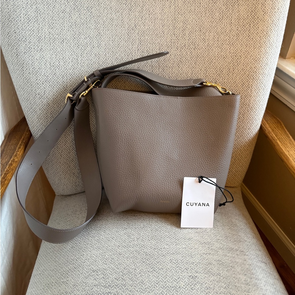 Cuyana Linea Bucket Bag